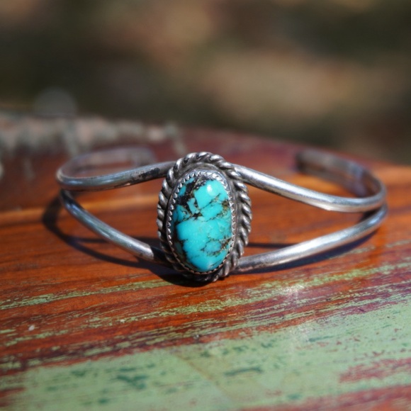 Vintage Sterling Silver Turquoise Cuff Bracelet - Picture 3 of 16